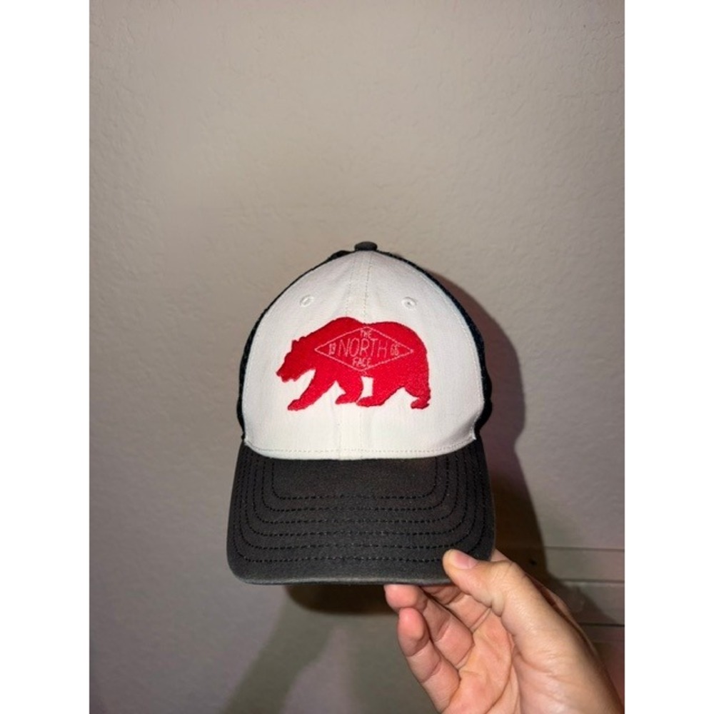 The North Face 66 California Bear Trucker Hat Snapback Mesh Cap White Grey Red